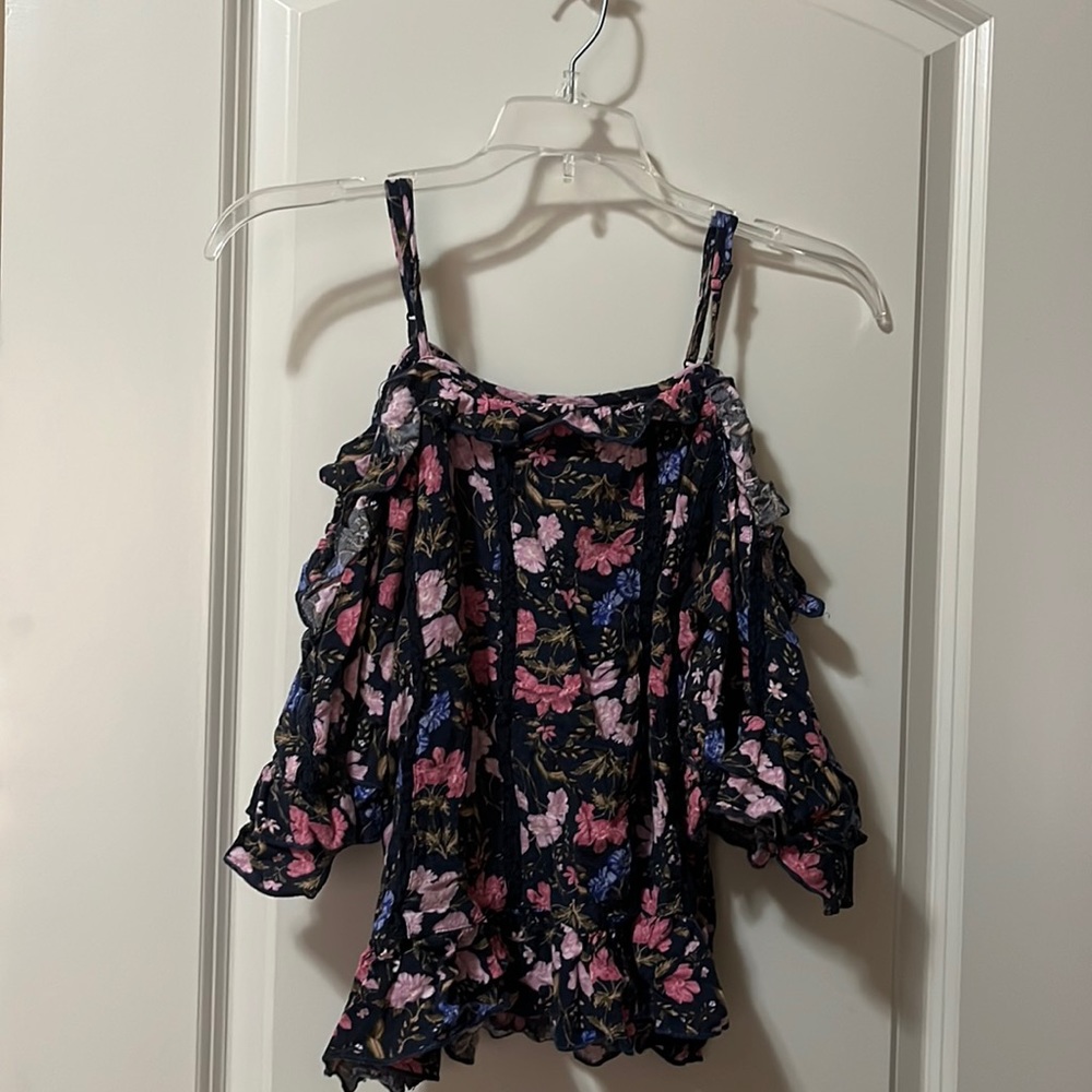 American Eagle Cold Shoulder Top